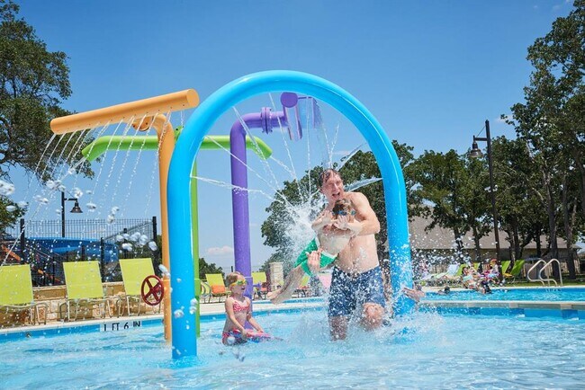 Building Photo - 313 Sonbria Pass