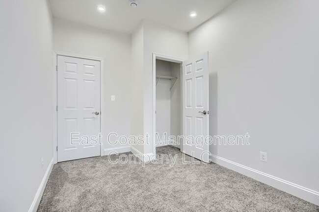 Building Photo - 518 Normandy Ave