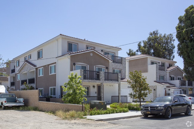 Primary Photo - Apricot Townhomes
