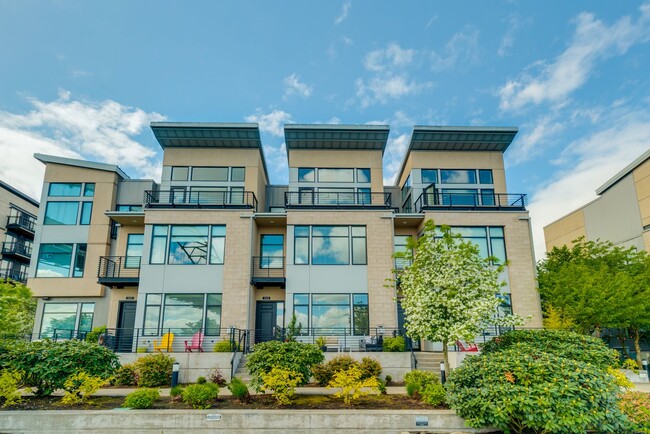 Building Photo - Waterfront Living at the Riverscape Townhomes