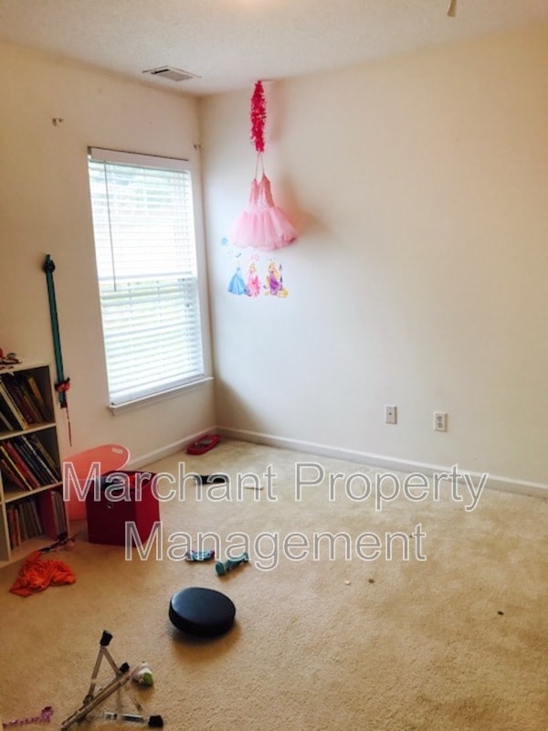 Building Photo - 776 Waterbrook Ln