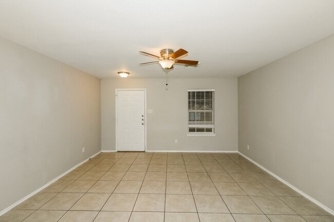 Building Photo - 3643 Bridgebluff Ln