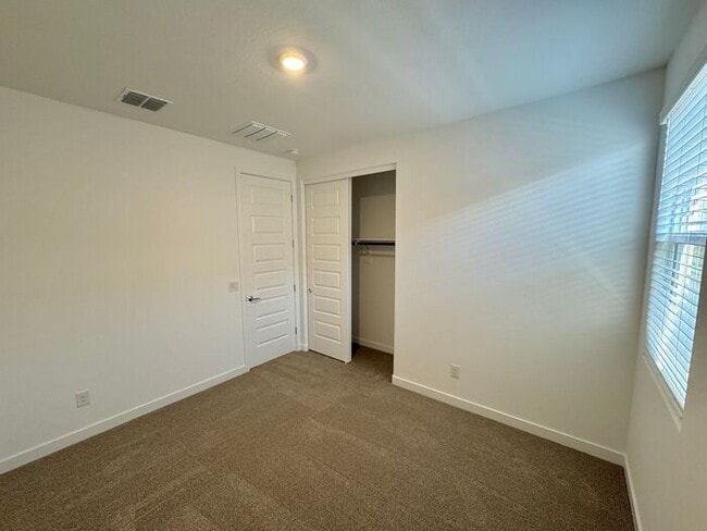 Building Photo - MOVE IN SPECILAS!! New 5-Bedroom Home in Phoenix with Upgrades & Resort-Style Amenities