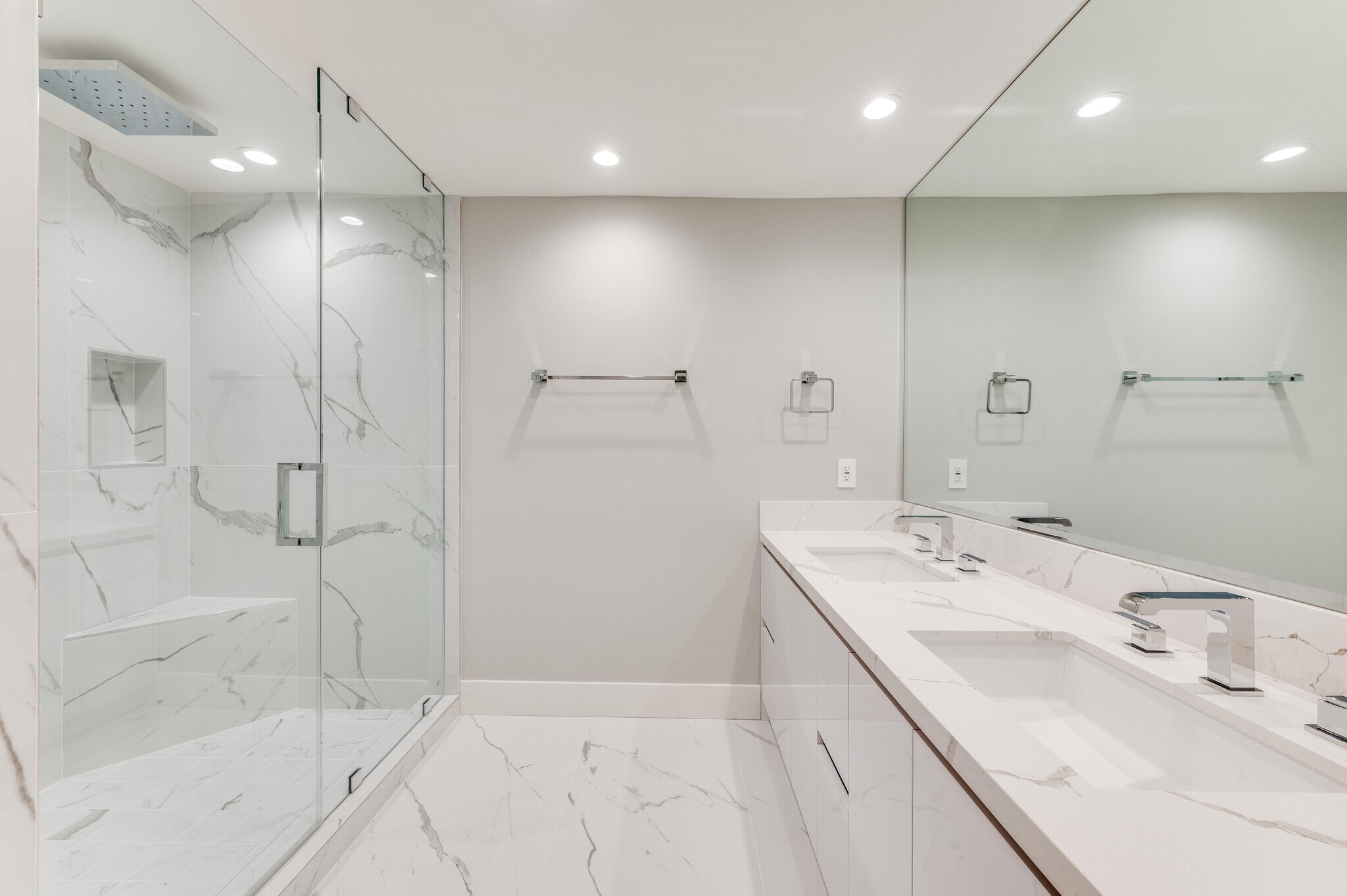 Building Photo - 1557 S Beverly Glen Blvd