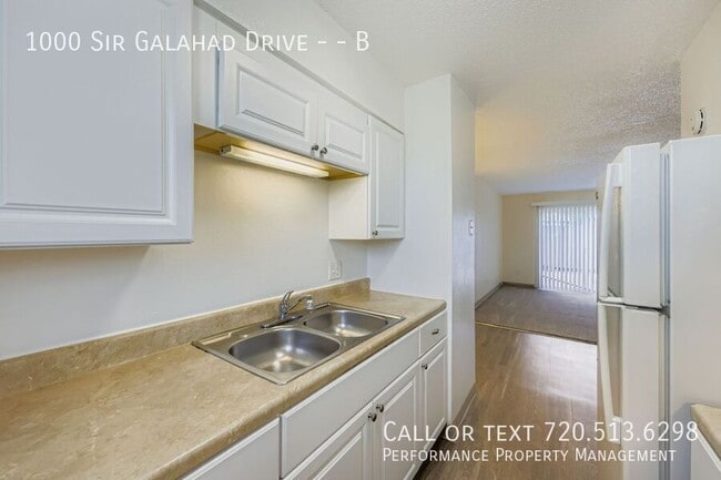 Building Photo - 1000 Sir Galahad Dr