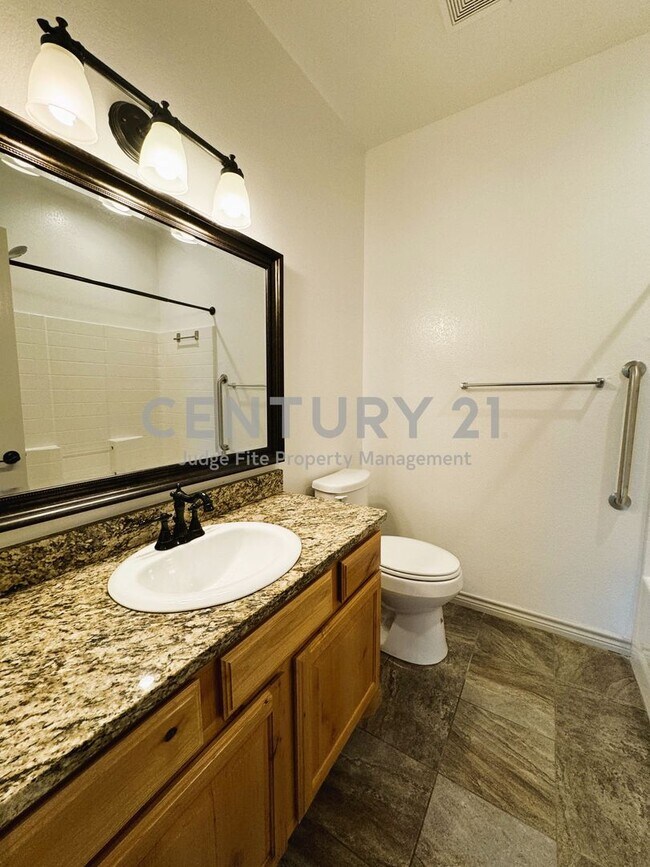 Building Photo - 212 Lasso Cir