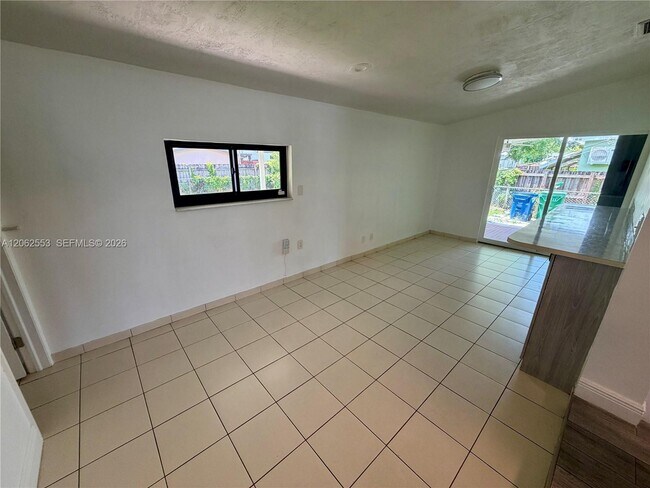 Building Photo - 3310 SW 92nd Pl