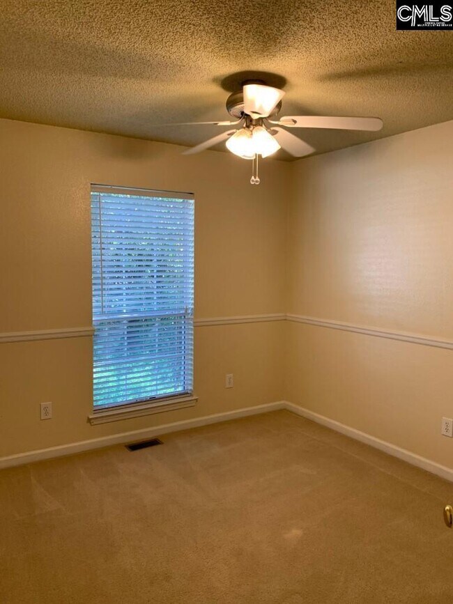 Building Photo - 501 Beech Branch Dr