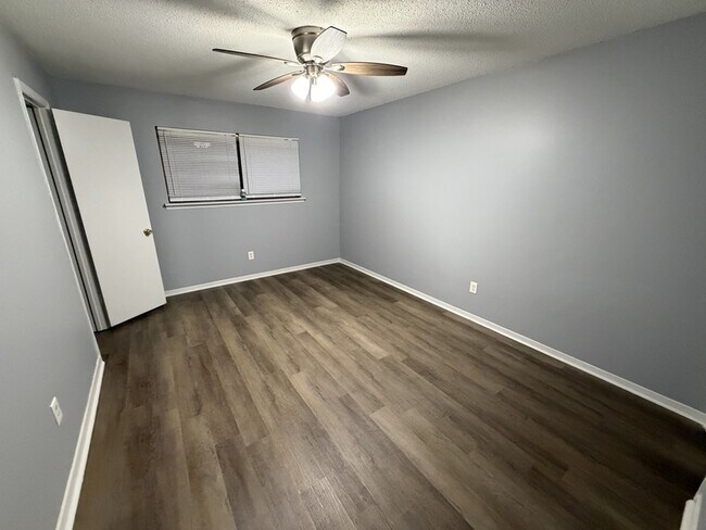 Building Photo - 5440 Flowering Peach Dr