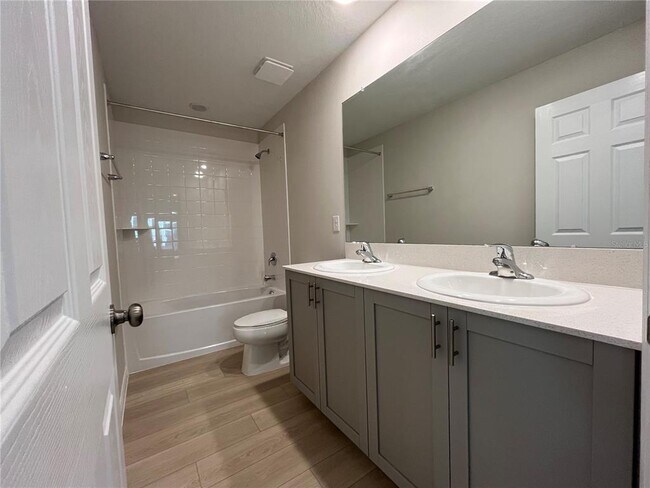 Building Photo - 14789 Summer Br Dr