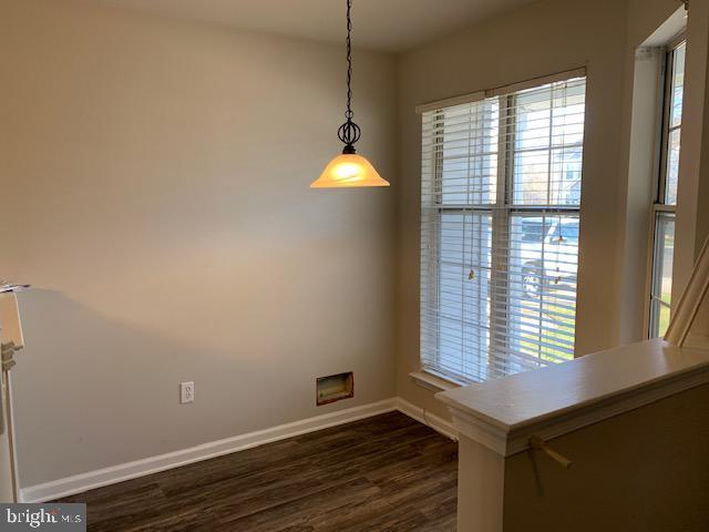 Building Photo - 1123 Meadows Dr