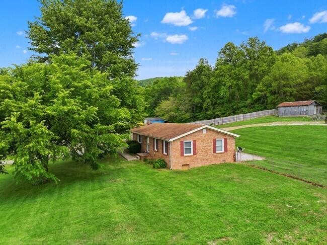Building Photo - 616 Red Lick Rd
