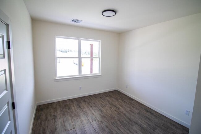 Building Photo - 17584 Salma Rd