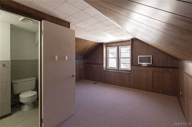 Building Photo - 279 Irvington Dr