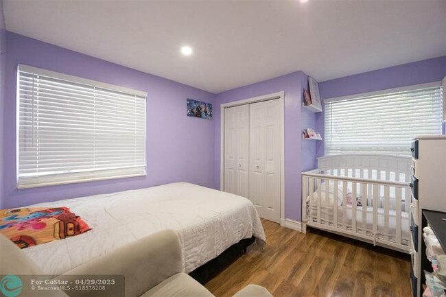 Building Photo - 9200 SW 51st Pl