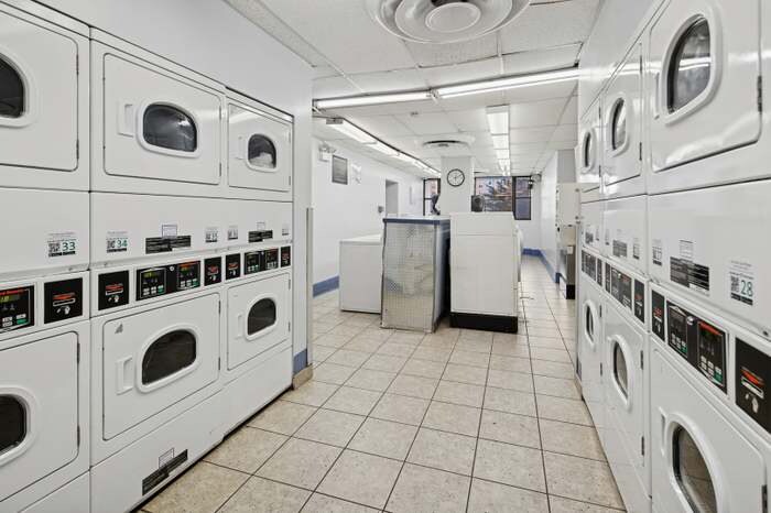 Building Photo - 5455 N Sheridan Rd