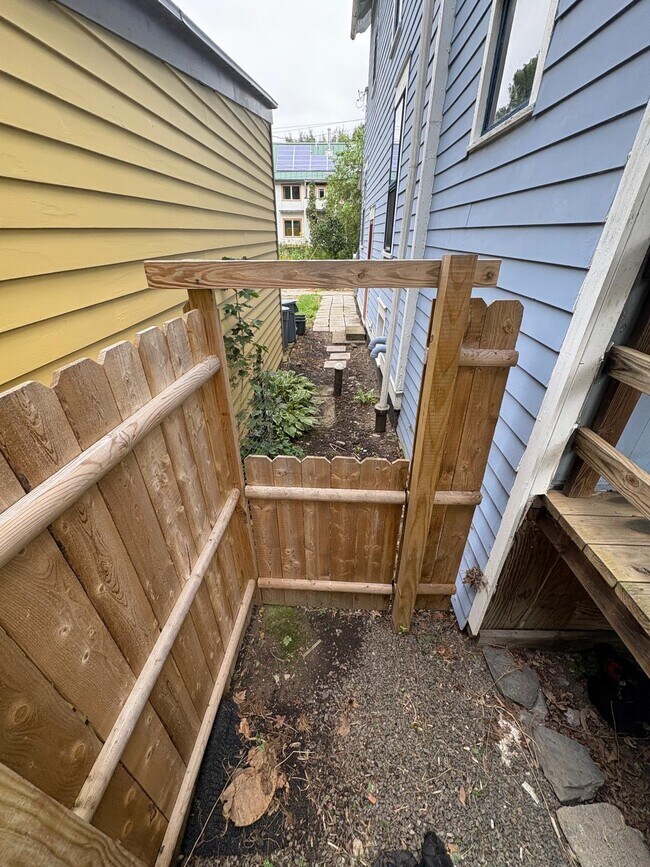 Building Photo - 307 Cascadilla St