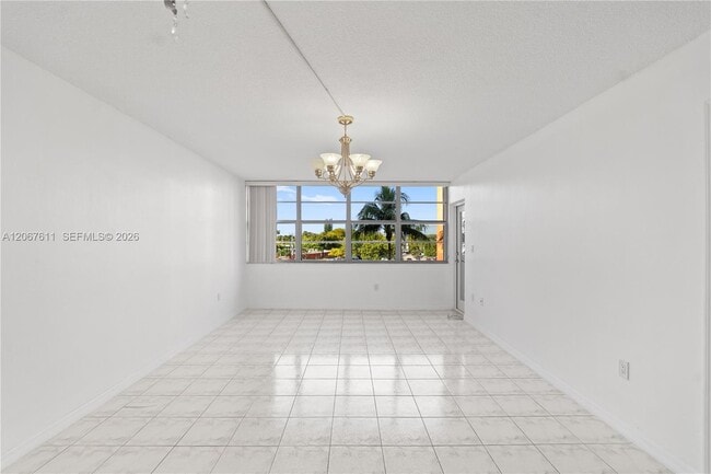 Building Photo - 1351 NE Miami Gardens Dr