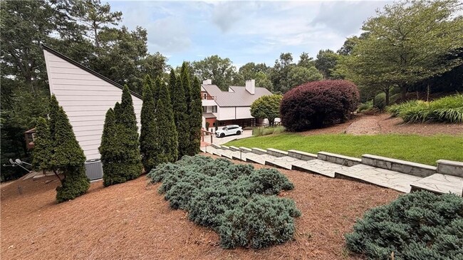 Building Photo - 1685 Chevron Way