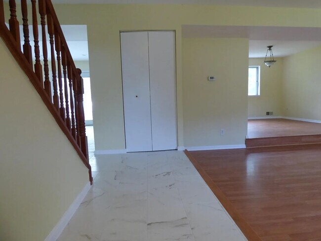 Building Photo - 7809 Suthard Dr