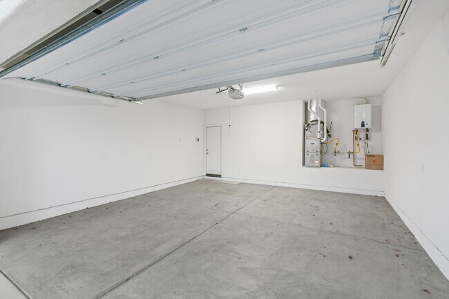 Building Photo - 52233 Rosewood Ln