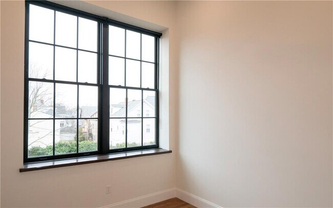 Building Photo - 15 Cranston Ave