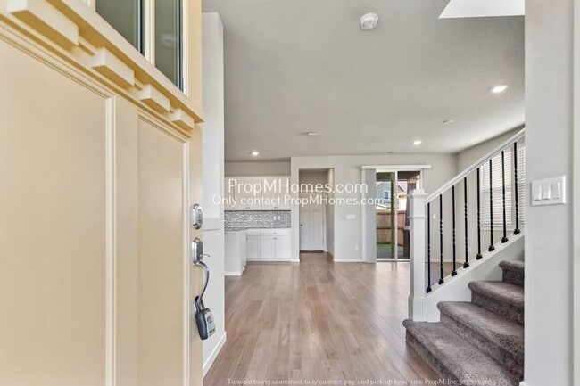 Building Photo - 7112 SE Firefly Ln