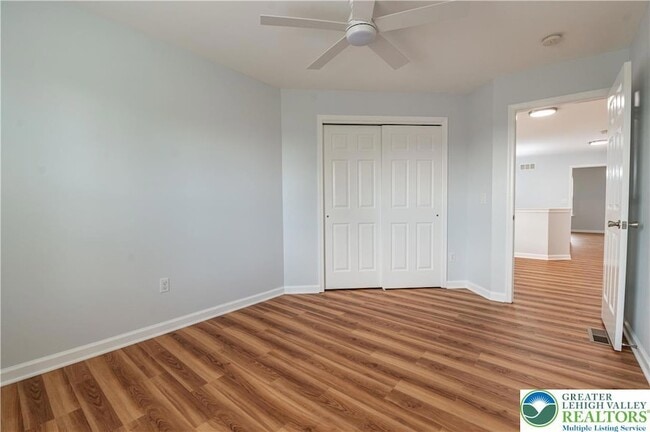 Building Photo - 835 Spring White Dr