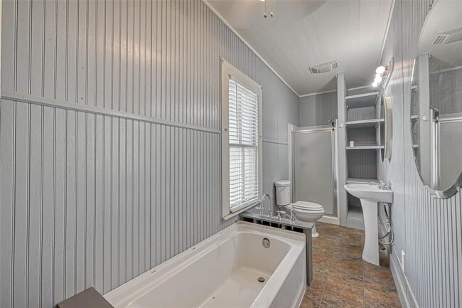 Building Photo - 6143 Kamas Ln