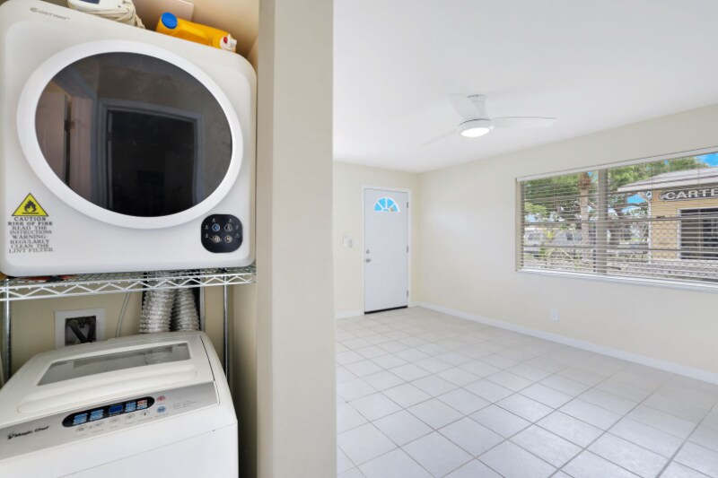 Building Photo - 527 Goodland Dr