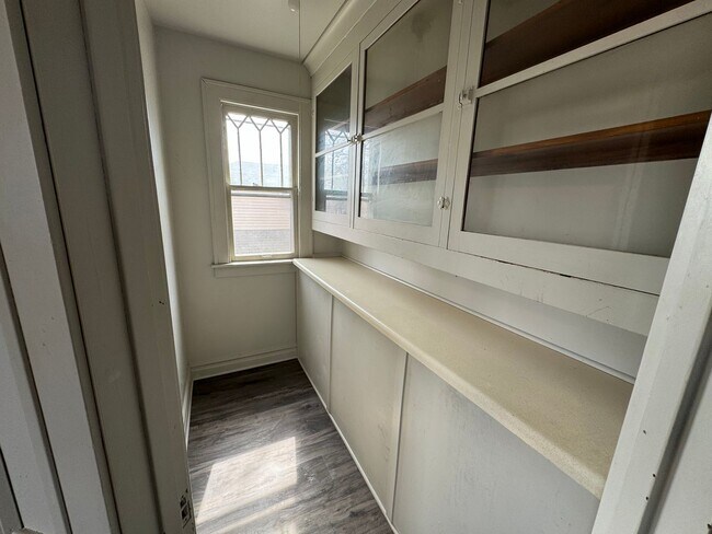 Building Photo - 5113 25th Ave