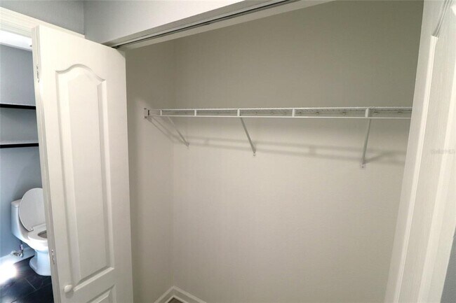 Building Photo - 2035 Dixie Belle Dr