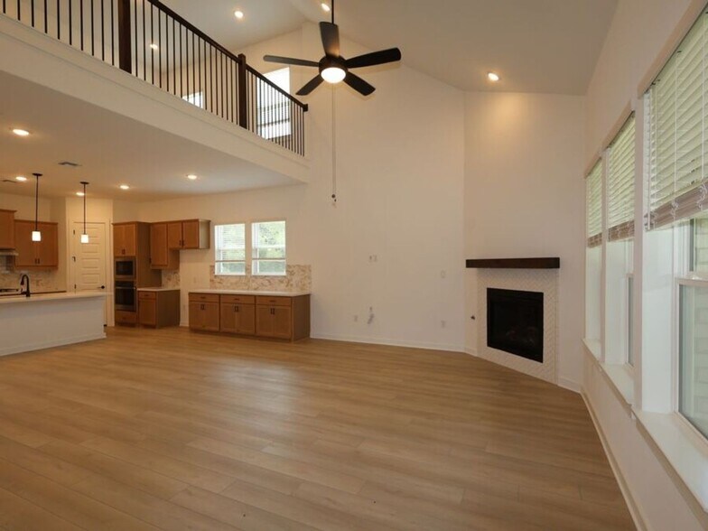 Building Photo - 3609 Helena Wy