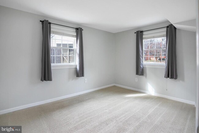 Building Photo - 8300 Midwood St