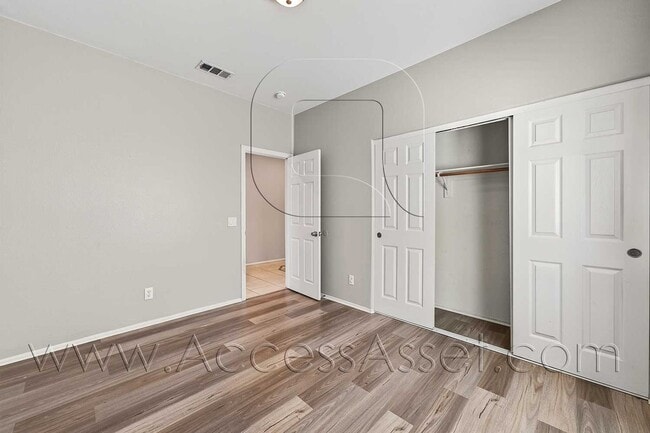Building Photo - Charming 3 Bed/2 Bath Home In A Desirable ...