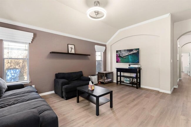 Building Photo - 20921 Windmill Ridge St