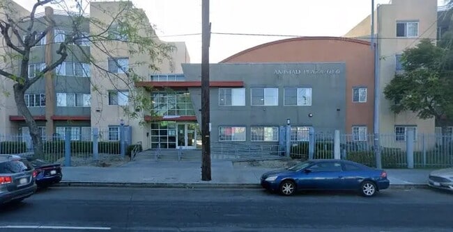 Building Photo - 6050 S Western Ave