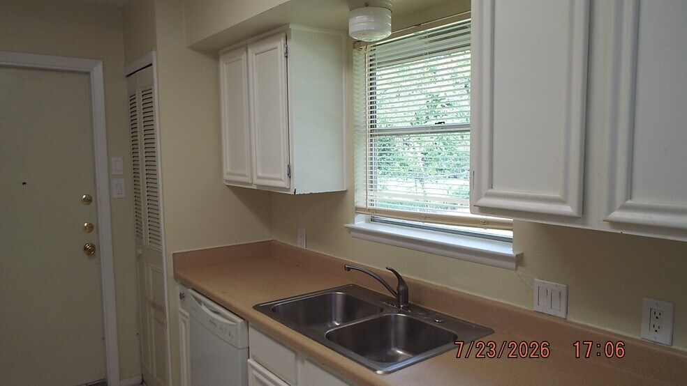Building Photo - 4874 Castle Lance Dr