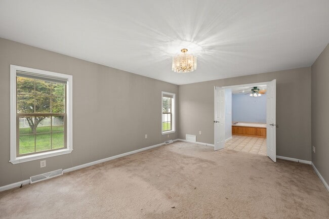 Building Photo - Milton Gem for Rent! Spacious 3BR Home, pe...