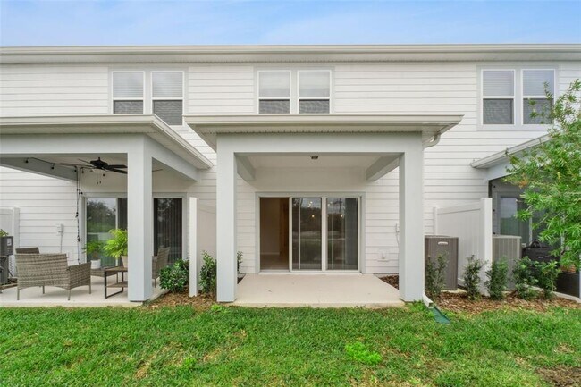 Building Photo - 3082 Emerald Acrs Ln