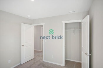 Building Photo - 4 Bed and 2.5 Bath Single-family Home Available for Rent!