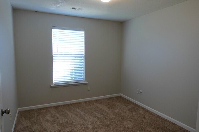 Building Photo - 139 Stockbridge Dr