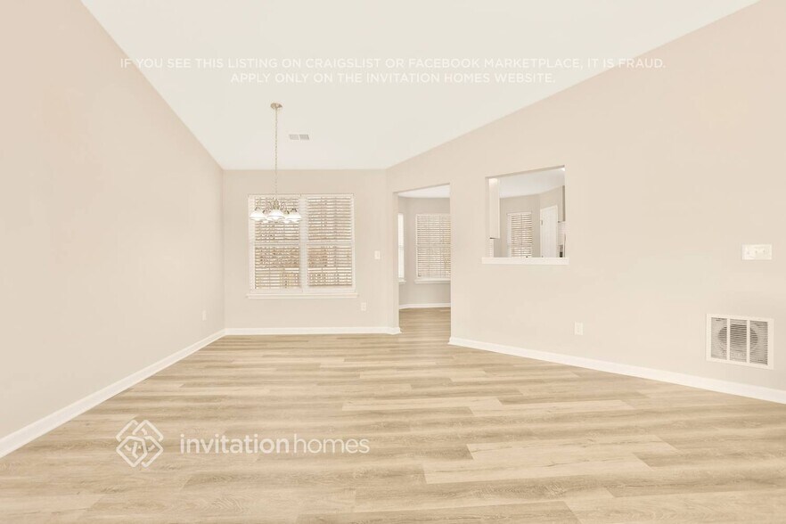 Building Photo - 2712 Lake Park Ridge E