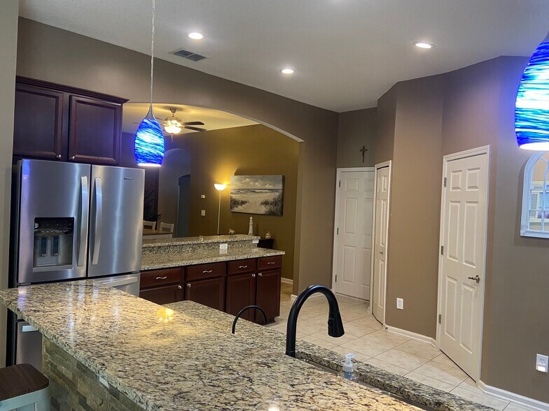 Building Photo - 437 Lake Monroe Pl