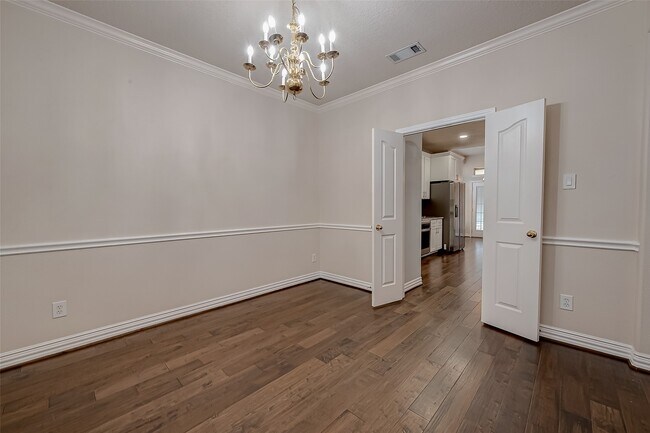 Building Photo - 3827 Garden Way