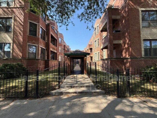 Primary Photo - 6106 S Dorchester Ave