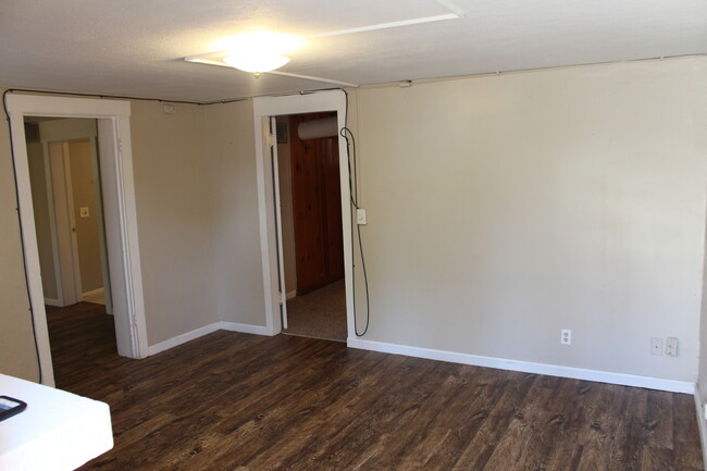 Building Photo - 295