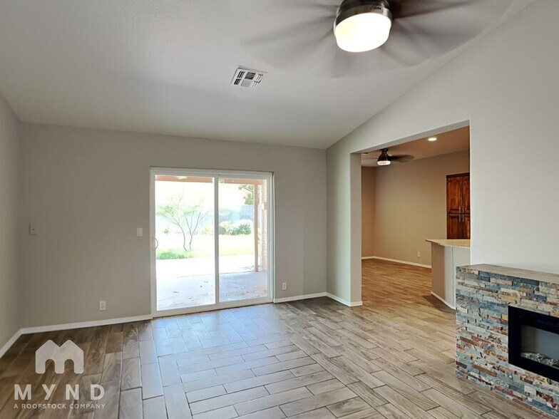 Building Photo - 2217 N 87th Dr