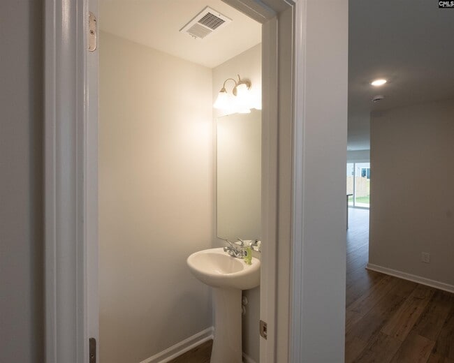 Building Photo - 643 Wooster Dr