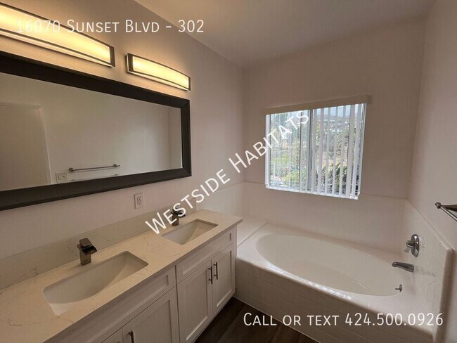 Building Photo - 16070 Sunset Blvd